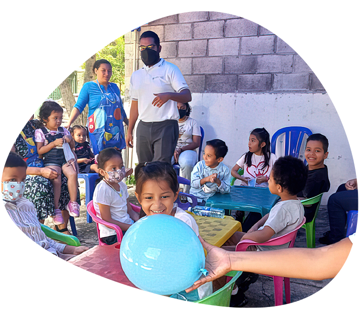 Vida Kids | Niños estudiando el evangelio en iglesias amigas